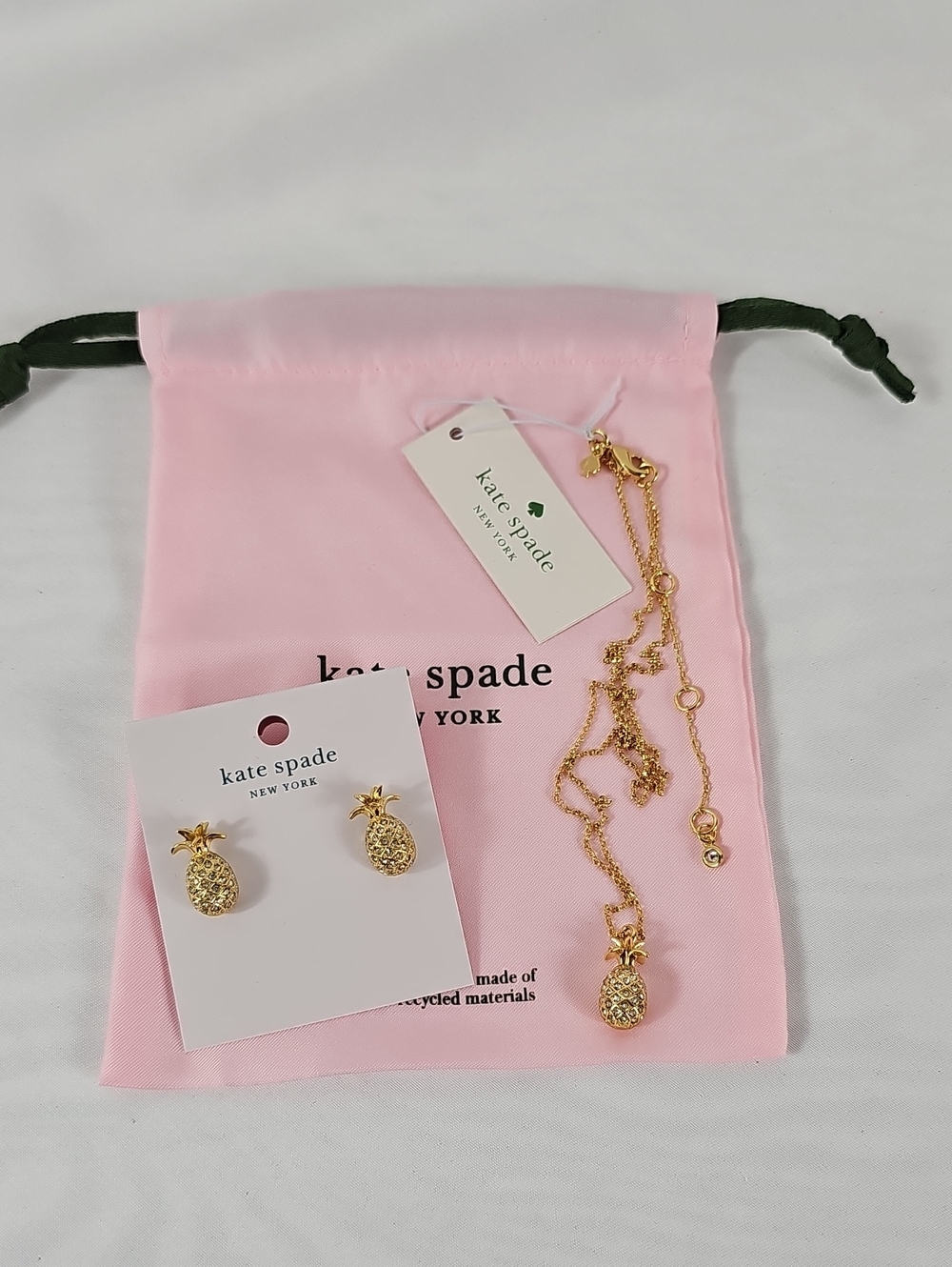 kate spade Gold Pineapple Necklace and Stud Earrings Set with Silicone Tumbler